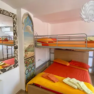 la-casa-di-ida-nel-porto-antico.hotelitalianriviera.com/