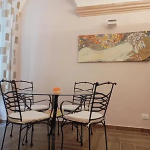 una-volta-a-vela.hotelitalianriviera.com/